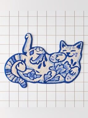 Blue and Cream Cat-Shaped Pet Mat